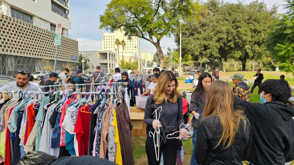 a piece of sunshine christmas feeding the homeless