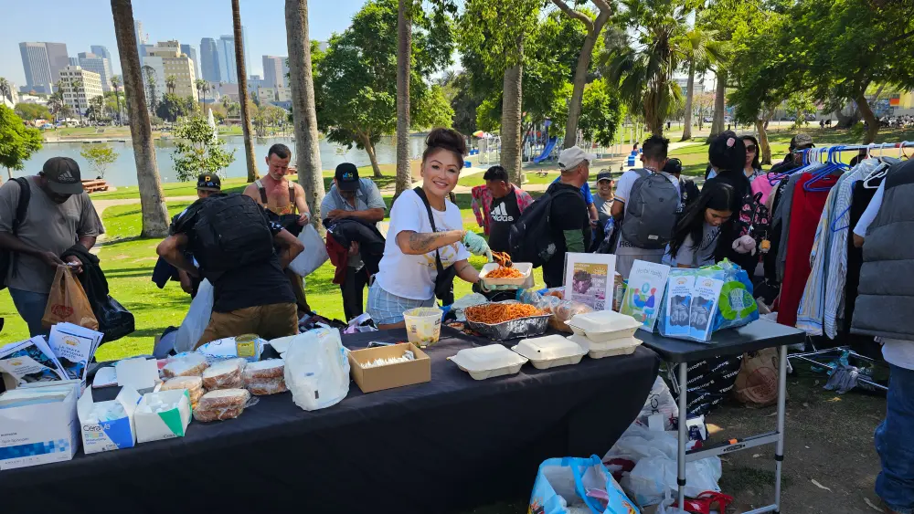 a piece of sunshine feeding the homeless