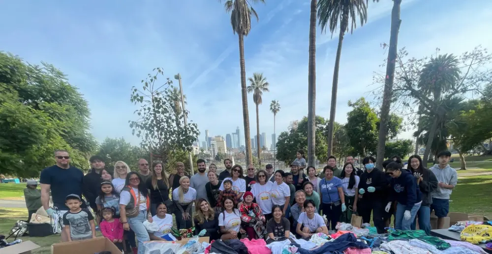 feed the homeless volunteers